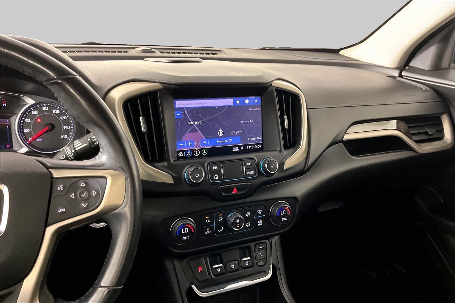 Used 2020 GMC Terrain Denali w/ Denali Premium Package FWD image 7