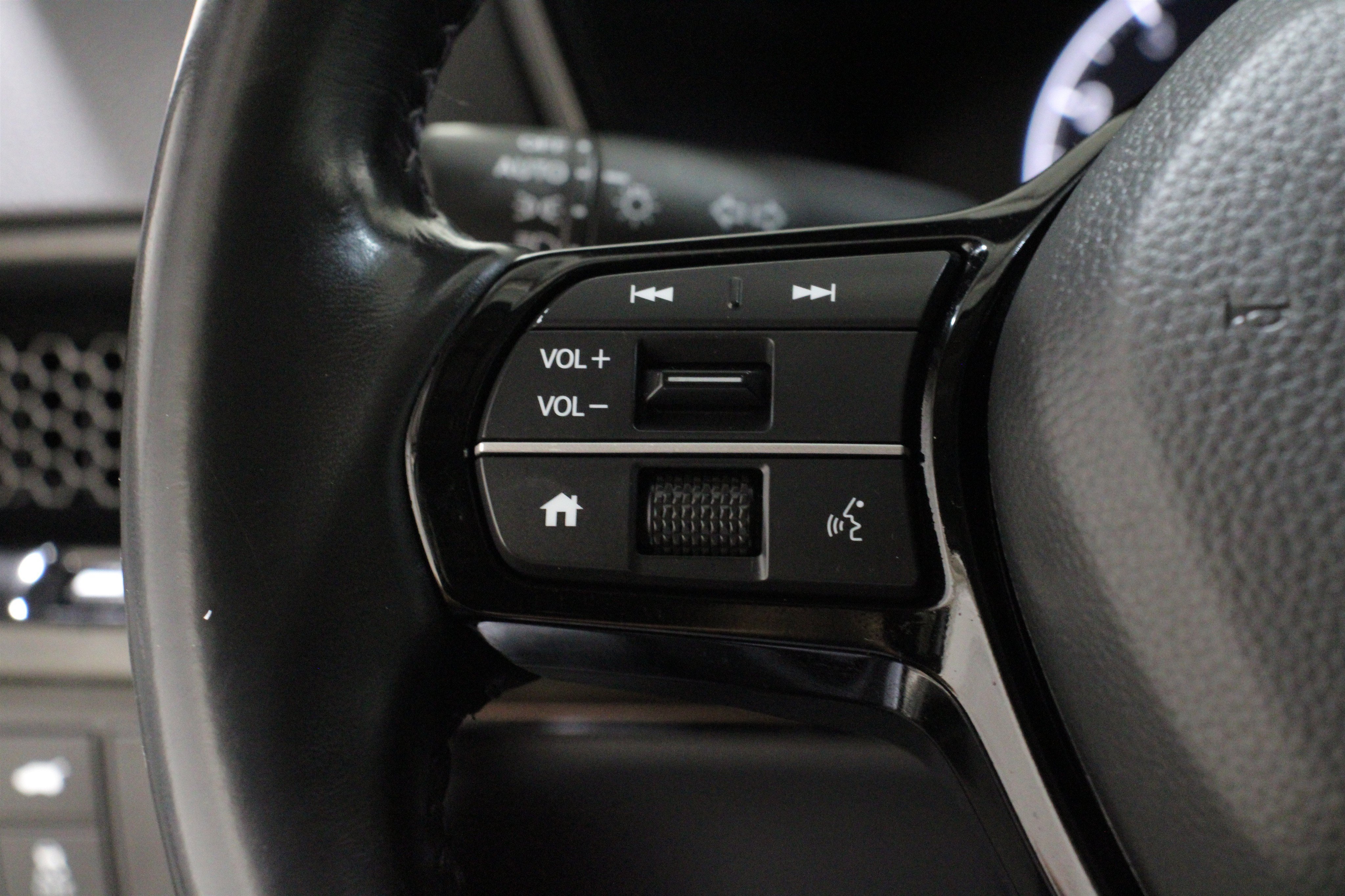 Used 2023 Honda CR-V EX-L image 9