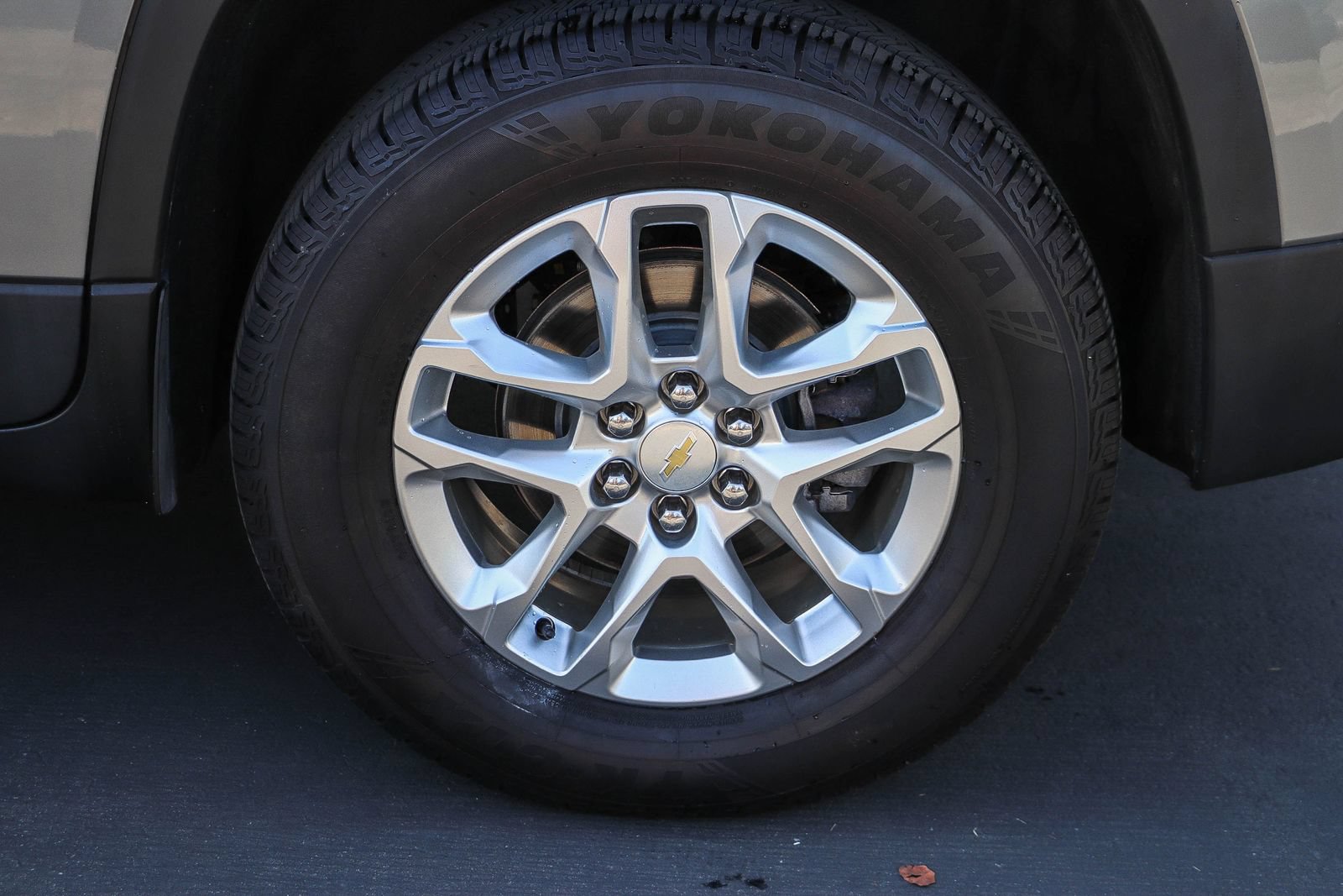 Used 2019 Chevrolet Traverse LT FWD image 12