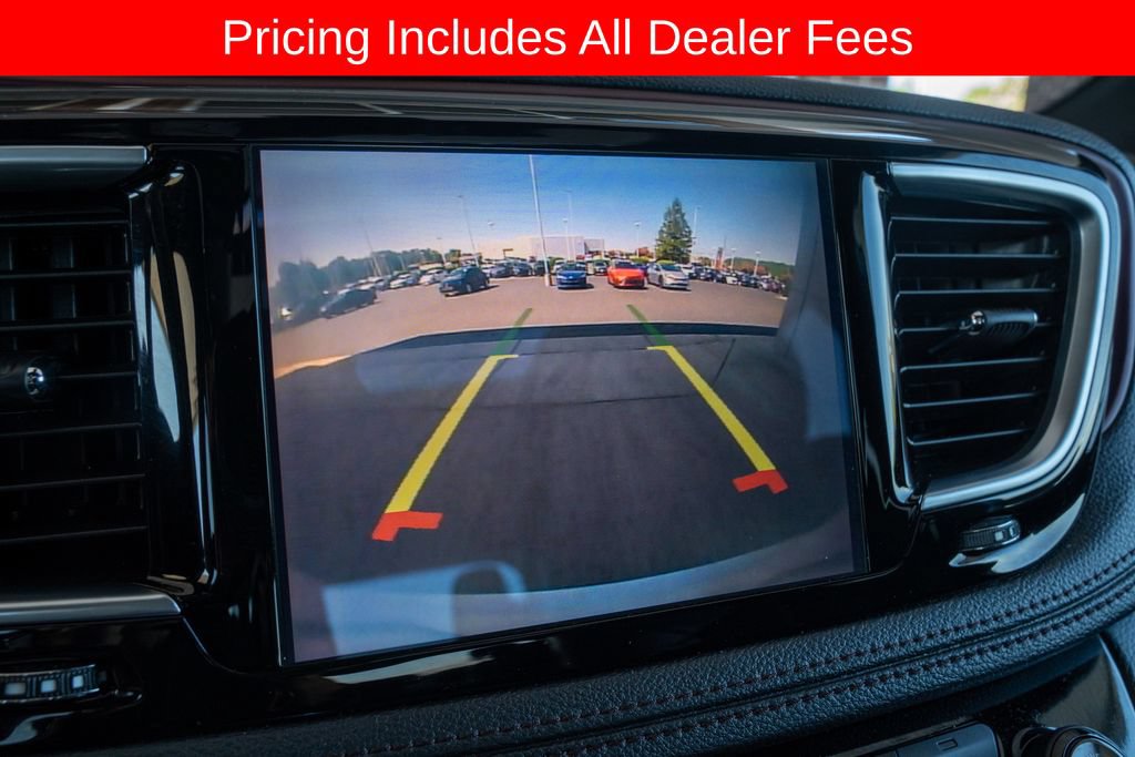 Used 2020 Chrysler Pacifica Limited FWD image 16