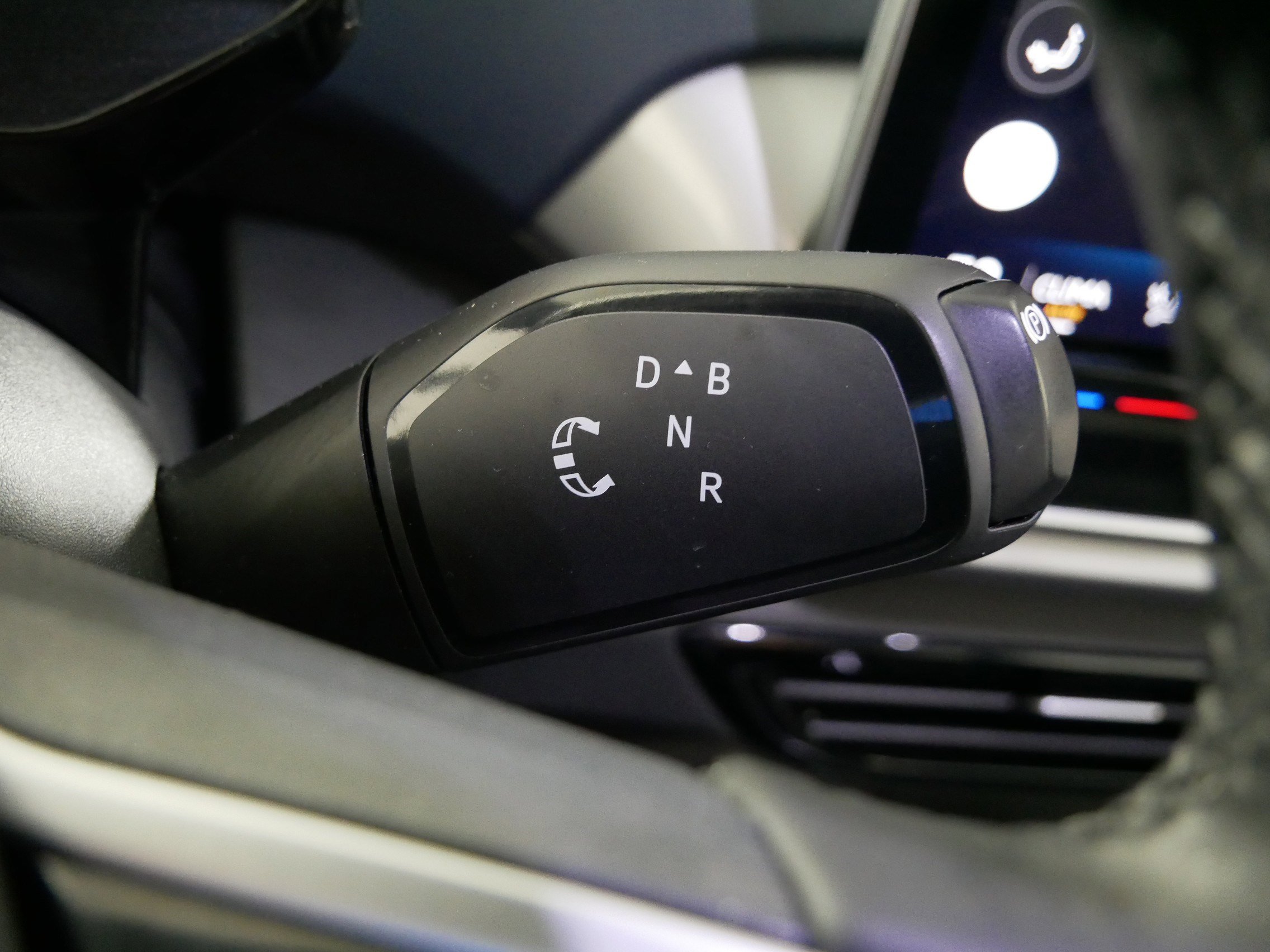 Certified 2025 Volkswagen ID.4 Pro S Plus image 24