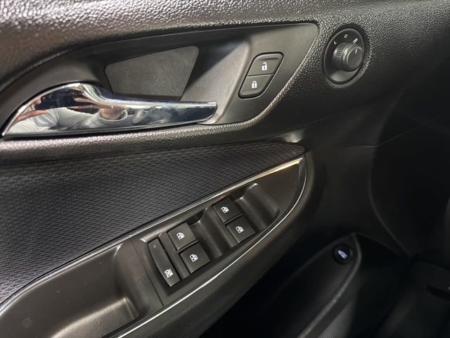Used 2018 Chevrolet Cruze LT image 18
