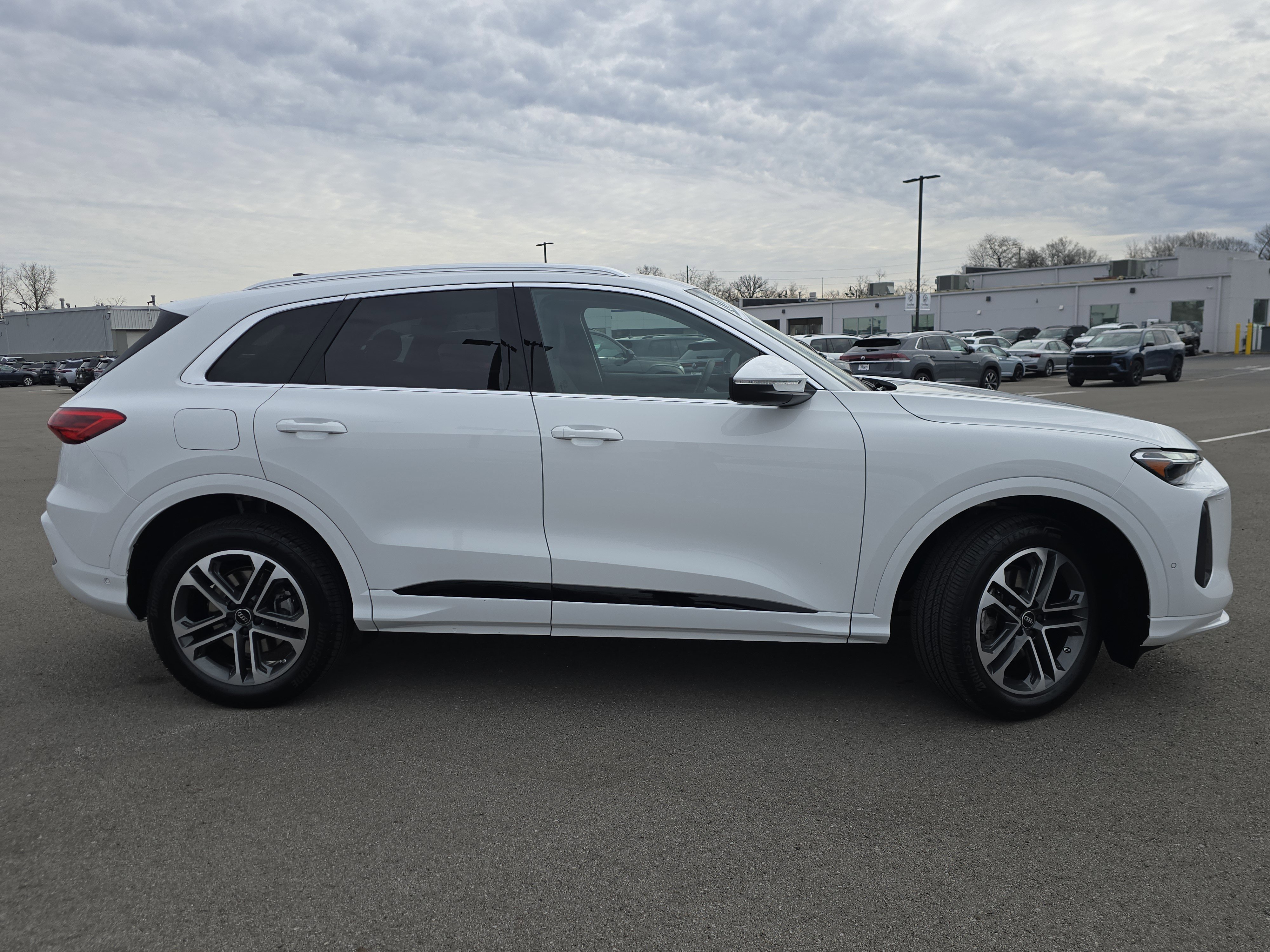 Certified 2025 Audi Q5 Premium w/ Convenience Package image 8