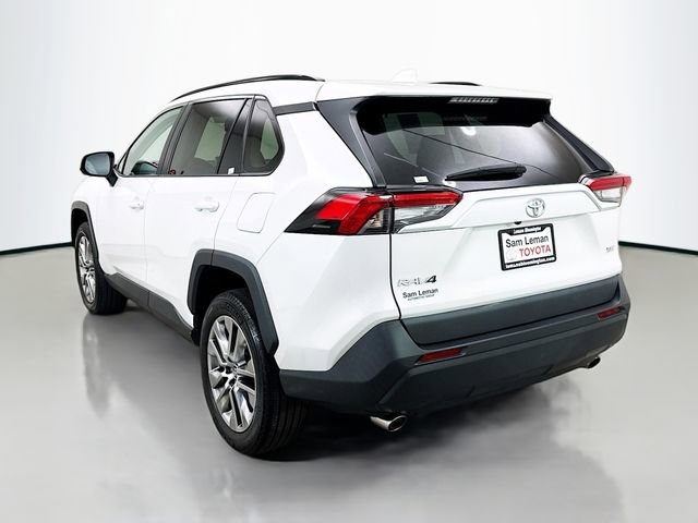 Used 2023 Toyota RAV4 XLE Premium image 5