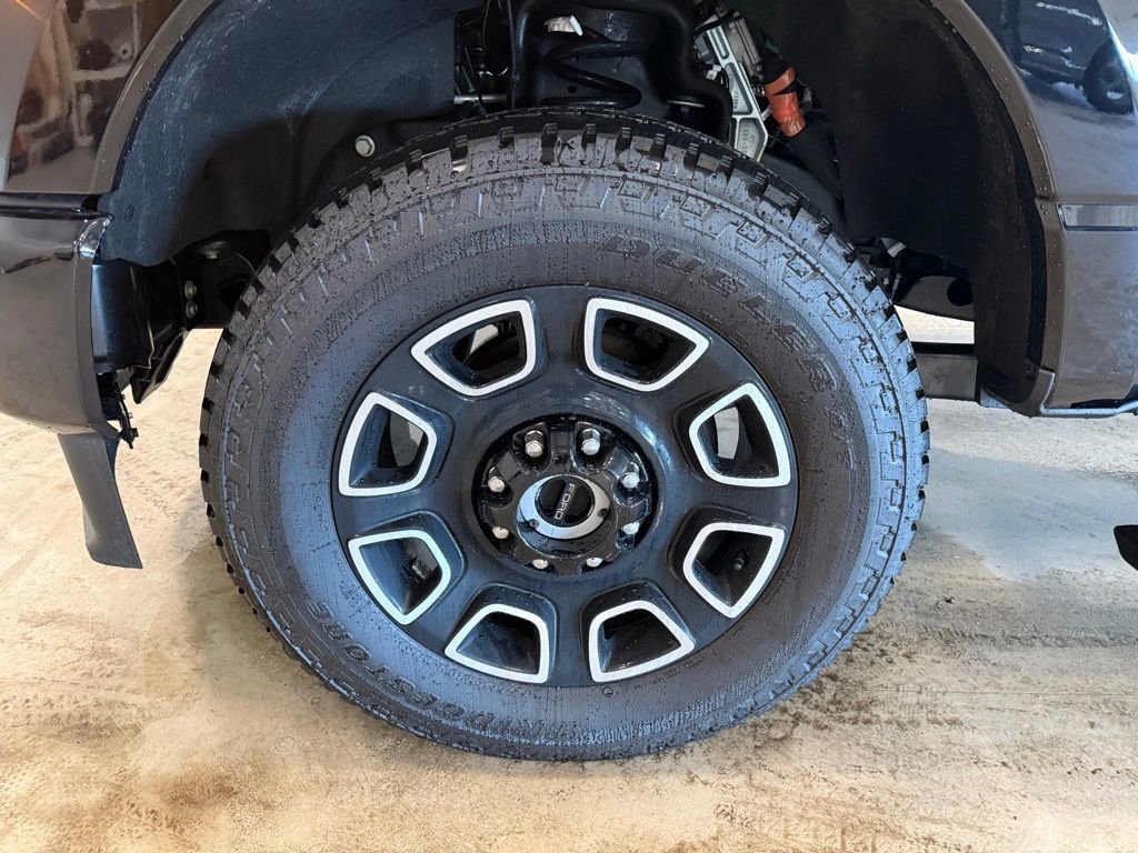 New 2026 Ford F250 Platinum w/ FX4 Off-Road Package image 32