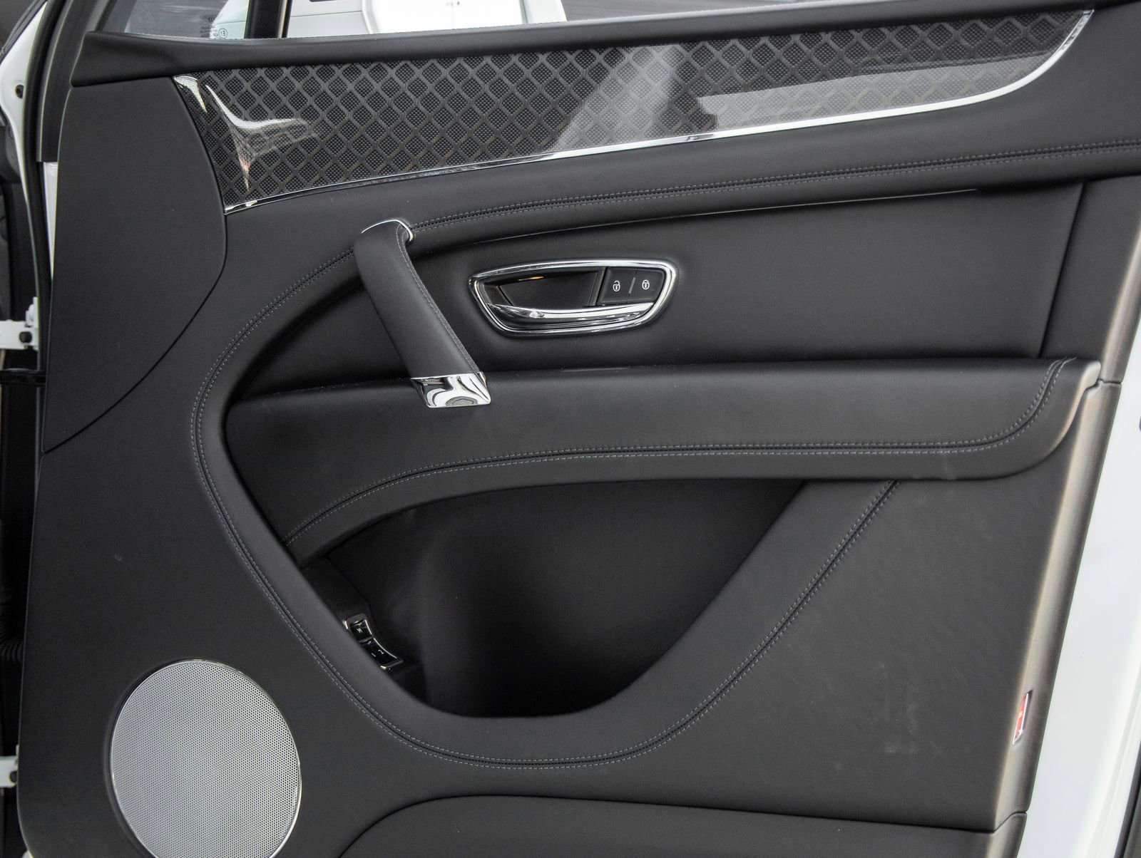 Used 2020 Bentley Bentayga AWD/4WD image 47