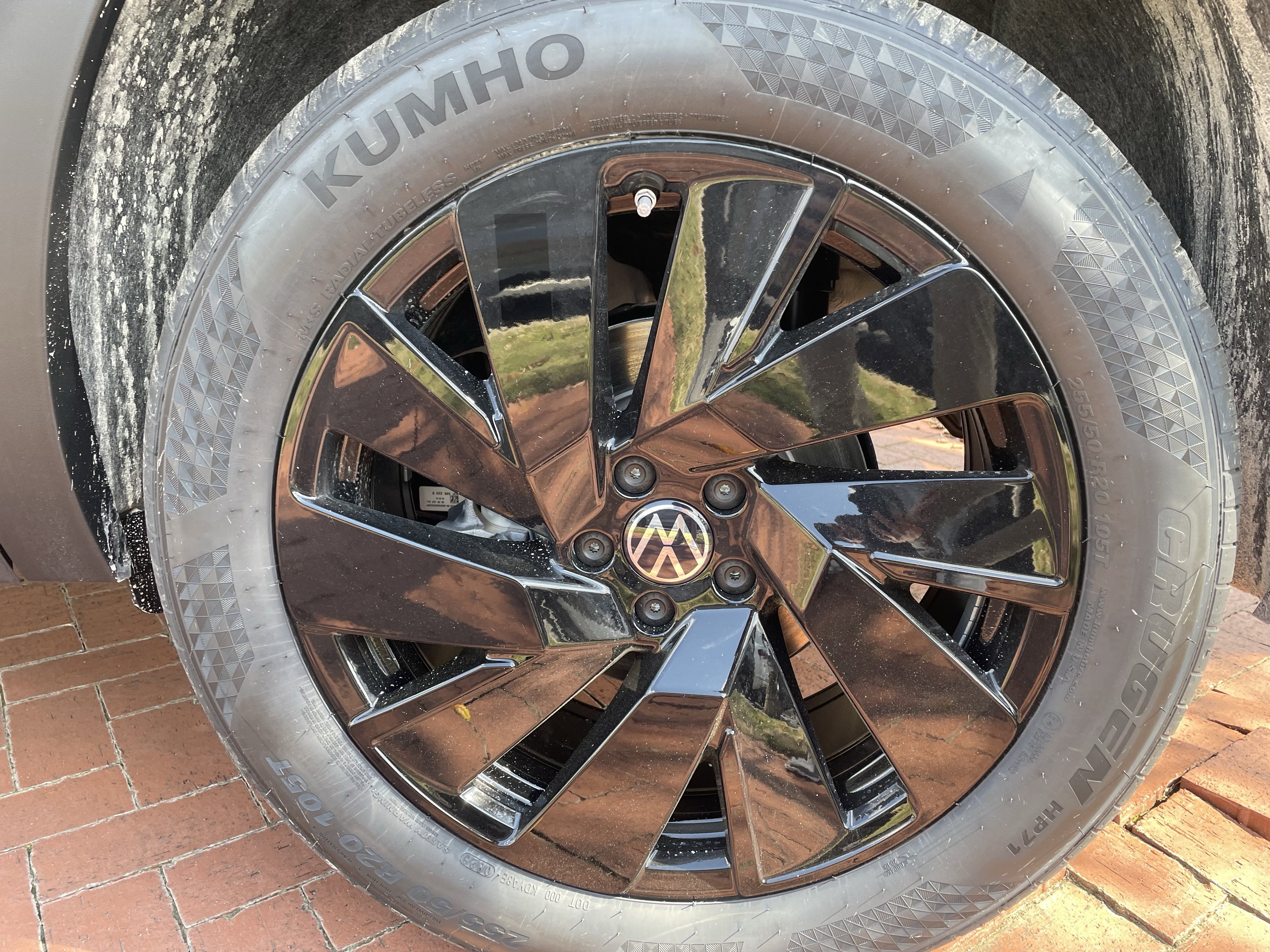 New 2026 Volkswagen Atlas Cross Sport SE image 7