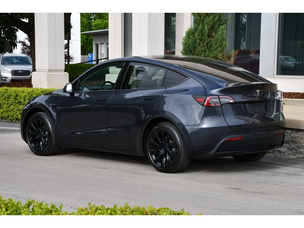 Used 2024 Tesla Model Y Long Range AWD/4WD image 6