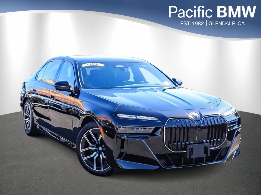 Used 2026 BMW i7 eDrive50 w/ Executive Package RWD image 1
