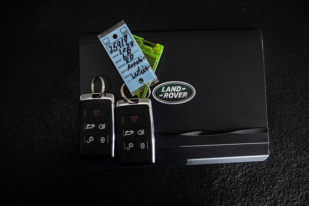 Used 2024 Land Rover Range Rover Long Wheelbase Autobiography AWD/4WD image 49