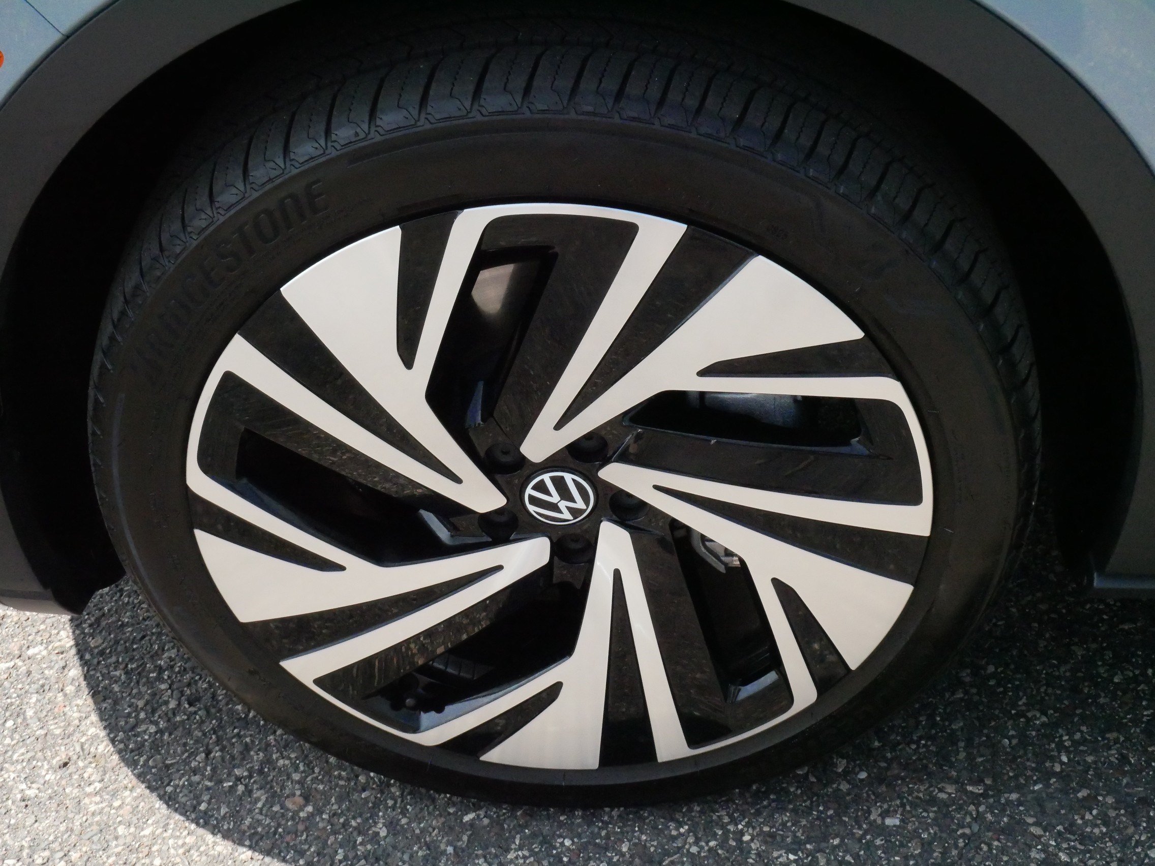 Certified 2025 Volkswagen ID.4 Pro S Plus AWD/4WD image 17