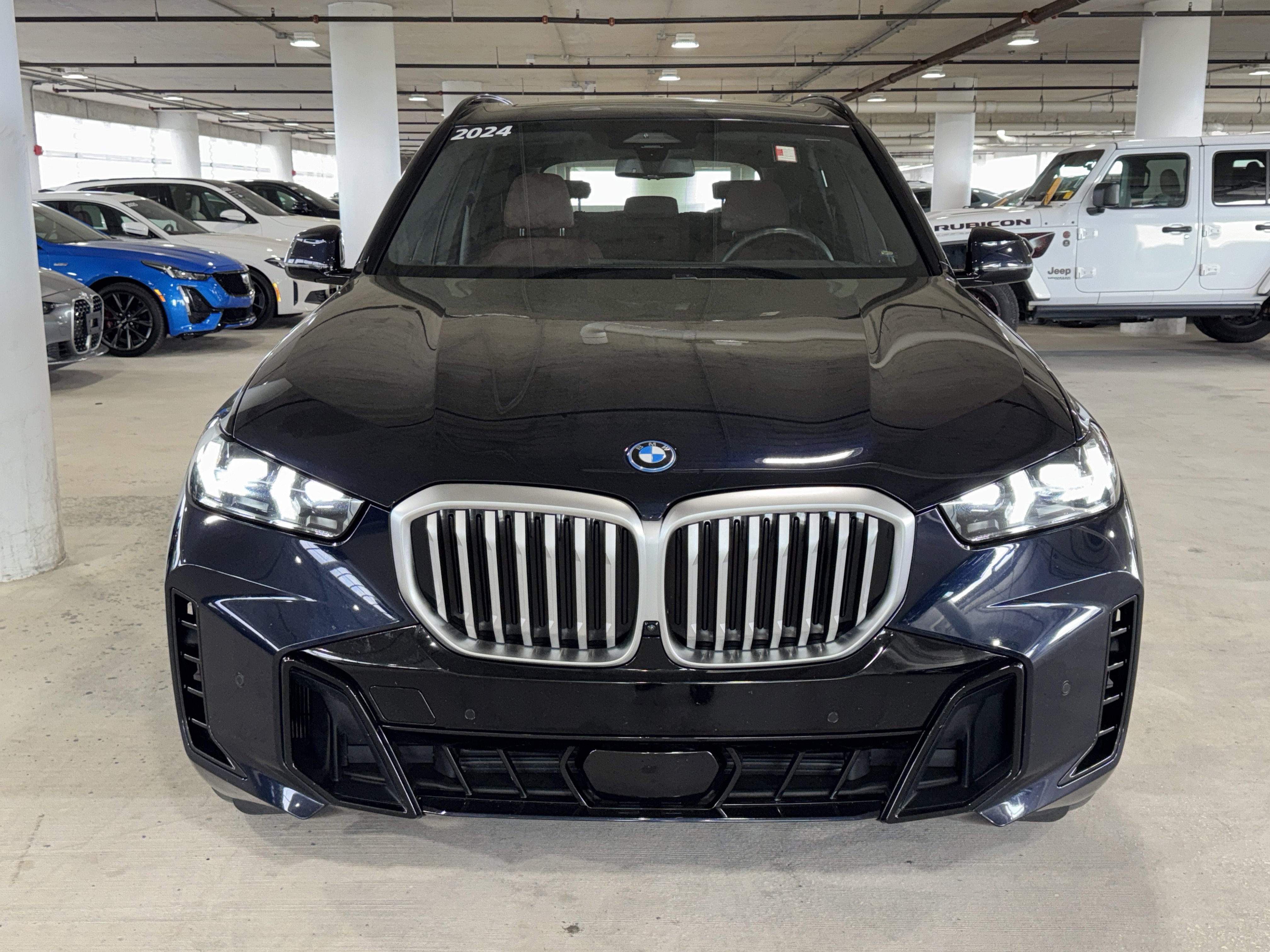 Used 2024 BMW X5 xDrive50e w/ M Sport Package AWD/4WD image 3