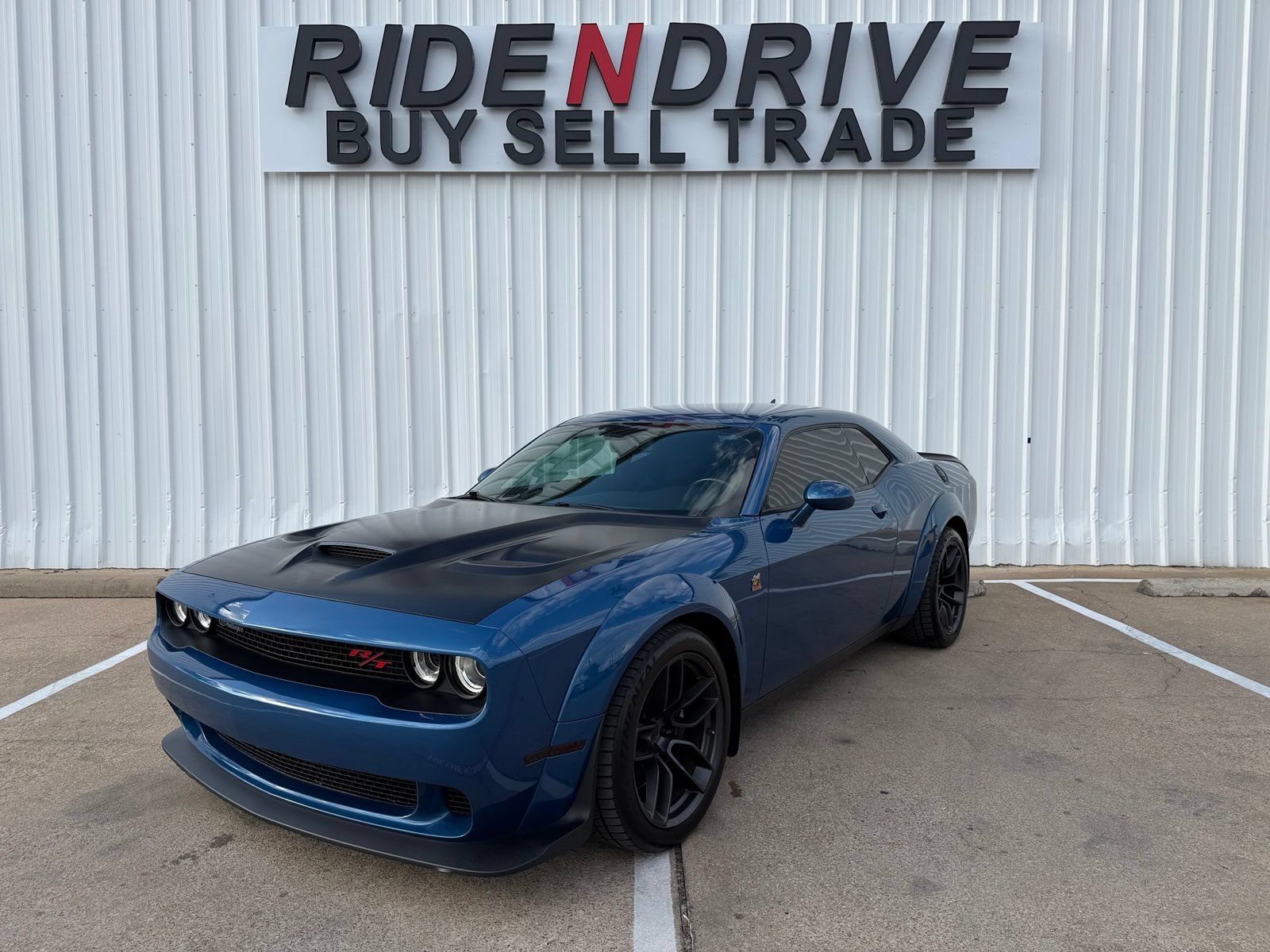 Used 2021 Dodge Challenger R/T Scat Pack RWD image 1