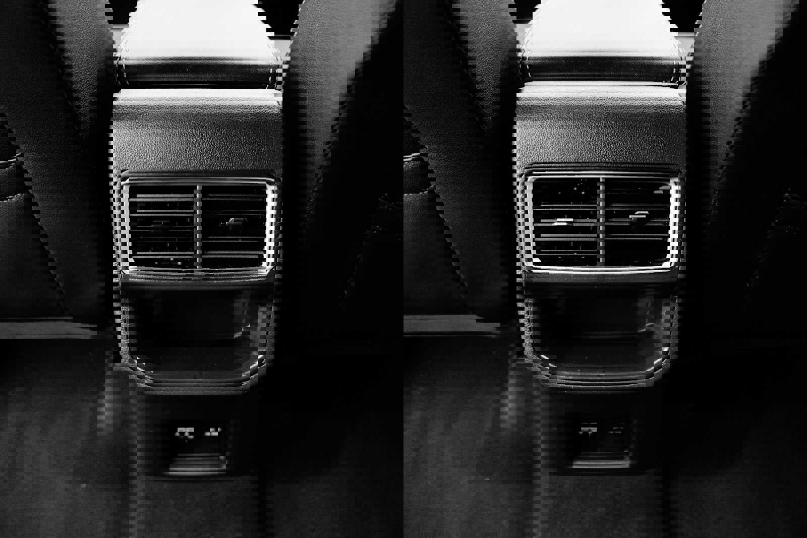 Used 2024 Volkswagen Atlas Cross Sport SE image 39