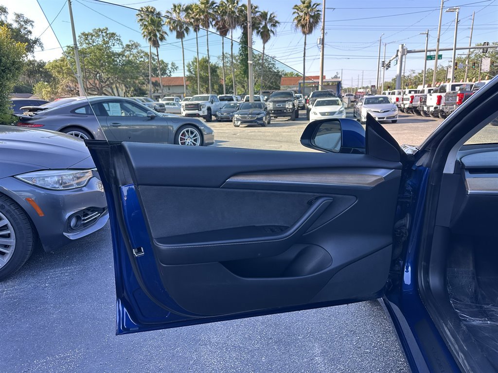 Used 2022 Tesla Model 3 Standard Range Plus RWD image 29