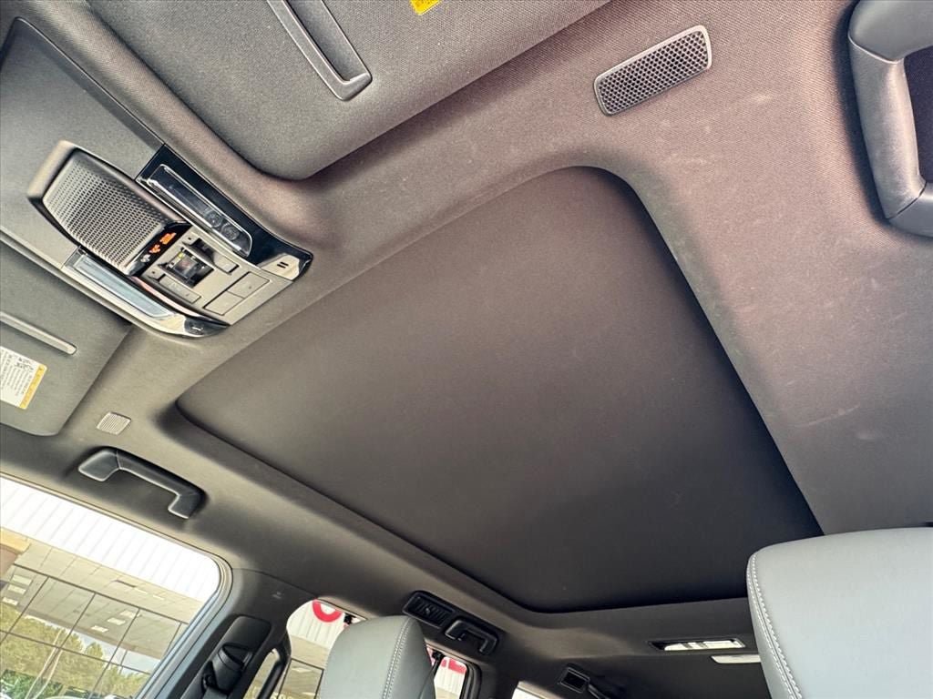 Used 2024 Lexus GX 550 w/ Accessory Package (2T) AWD/4WD image 29