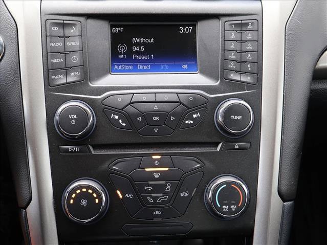 Used 2017 Ford Fusion SE FWD image 19