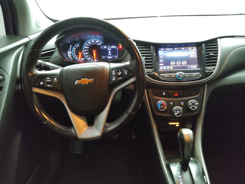 Used 2020 Chevrolet Trax LT w/ LT Convenience Package image 22