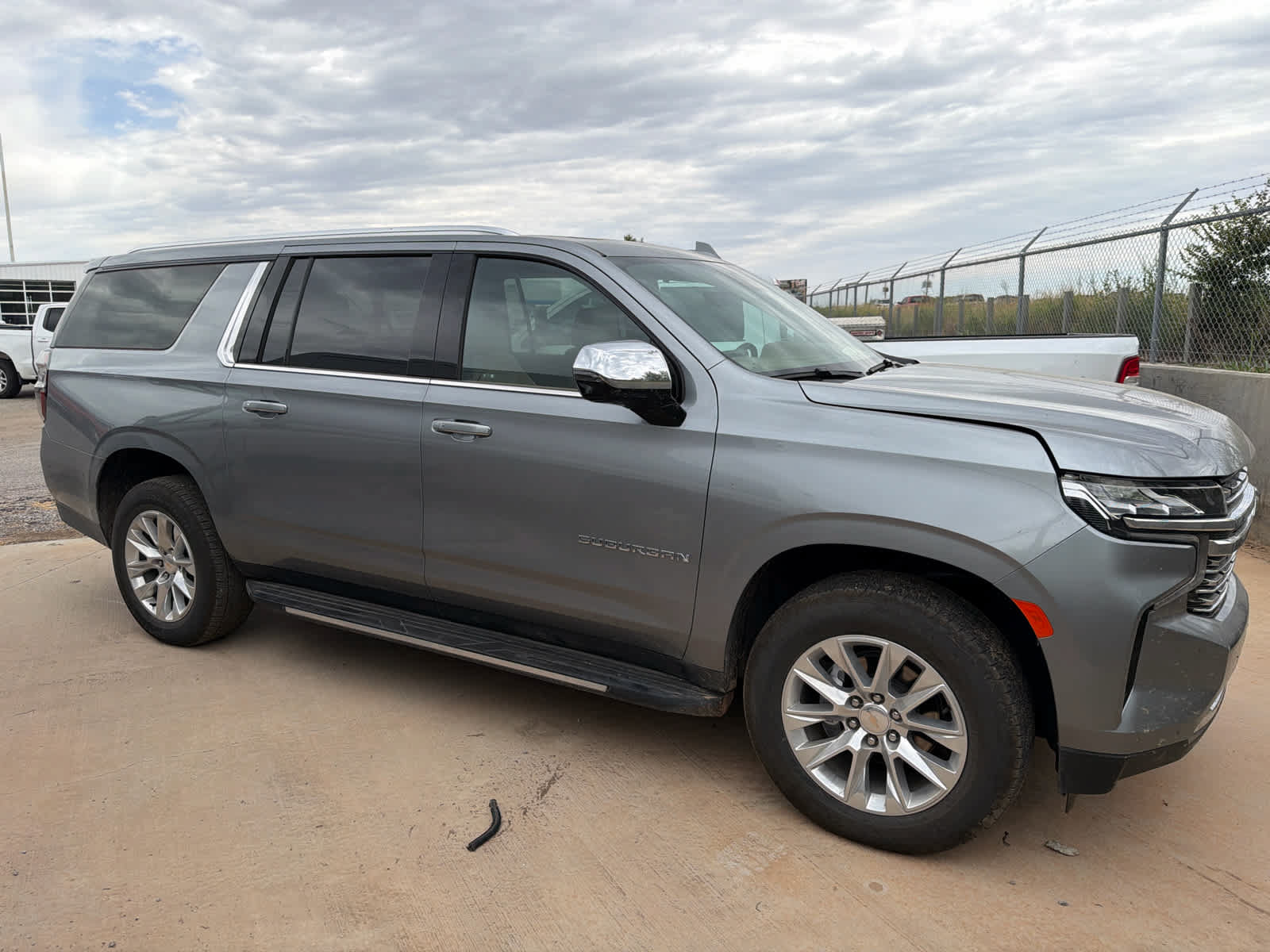Used 2024 Chevrolet Suburban Premier AWD/4WD image 3