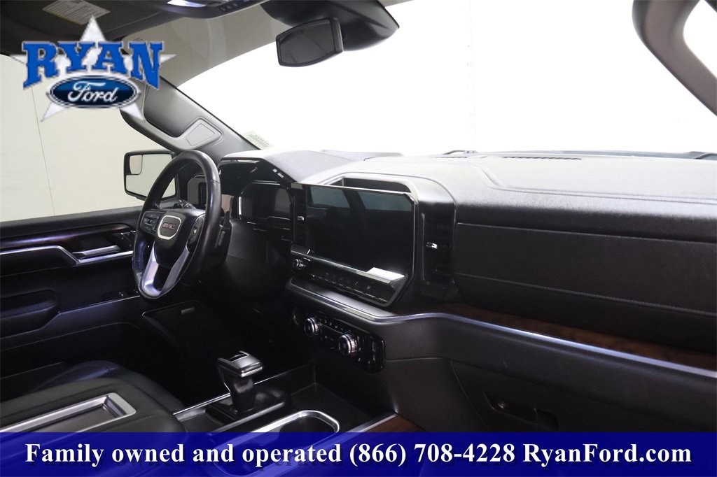 Used 2022 GMC Sierra 1500 SLT w/ SLT Convenience Package image 17