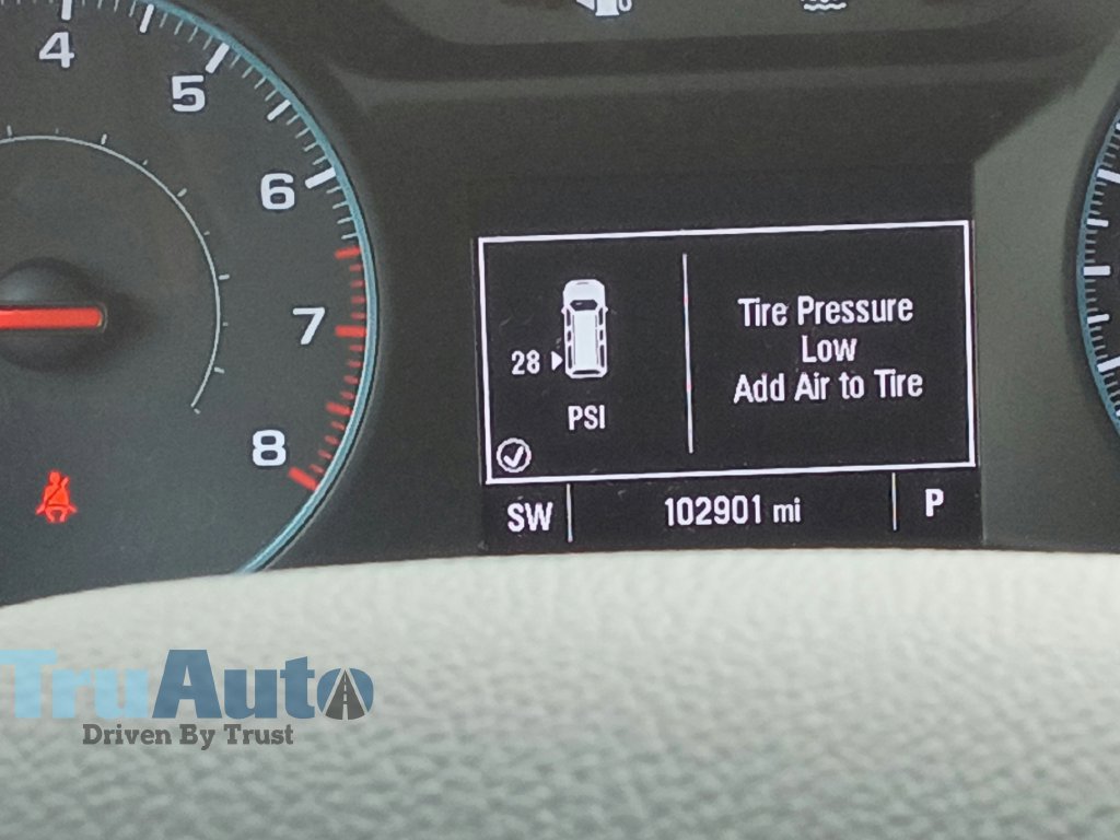 Used 2023 Chevrolet Traverse LT FWD image 27