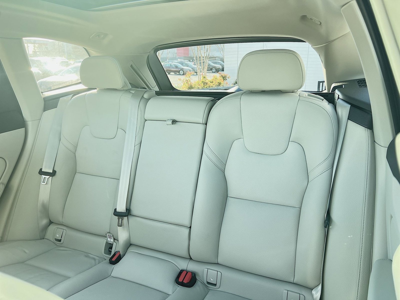 Used 2023 Volvo XC60 B5 Plus w/ Climate Package image 33