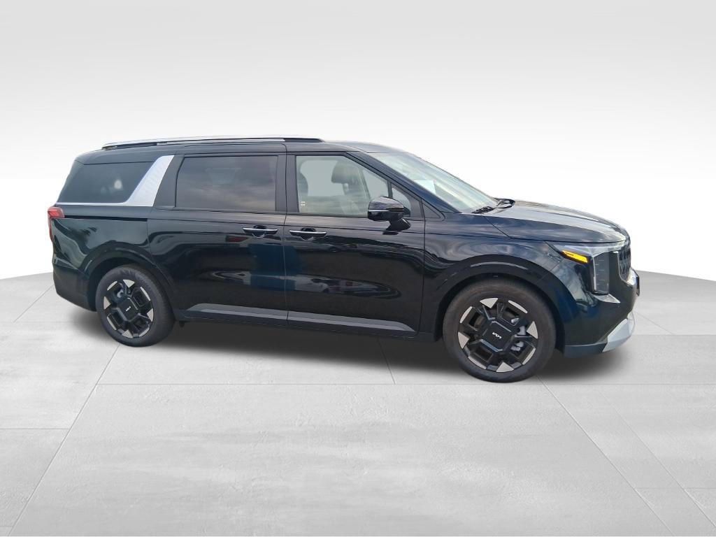 Certified 2026 Kia Carnival EX FWD image 4