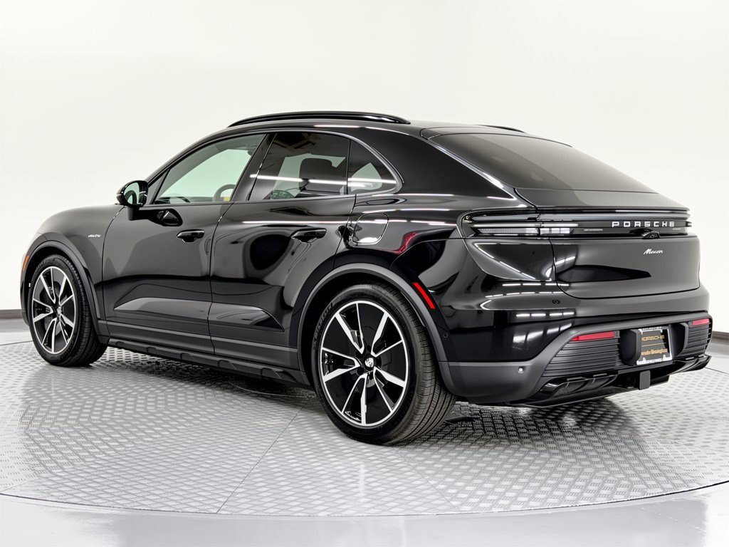 Used 2025 Porsche Macan Electric RWD image 3