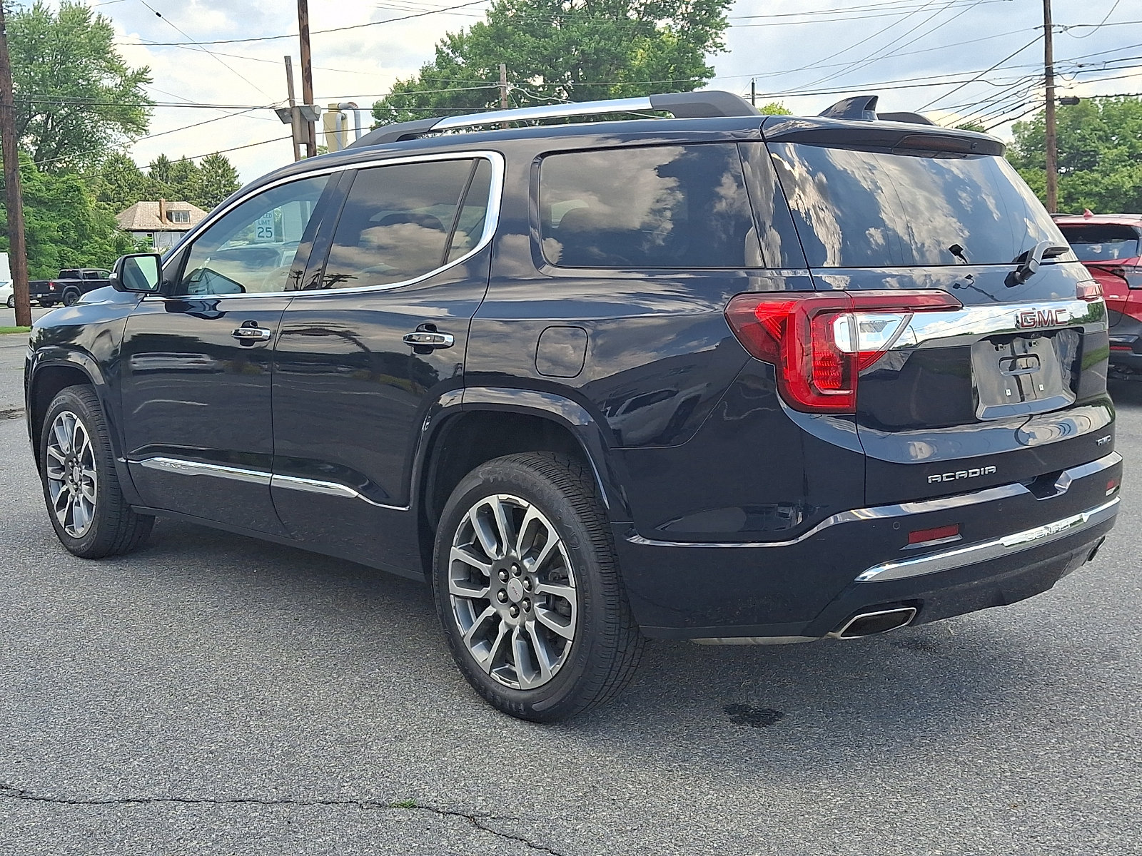 Used 2021 GMC Acadia Denali w/ Denali Ultimate Package AWD/4WD image 4