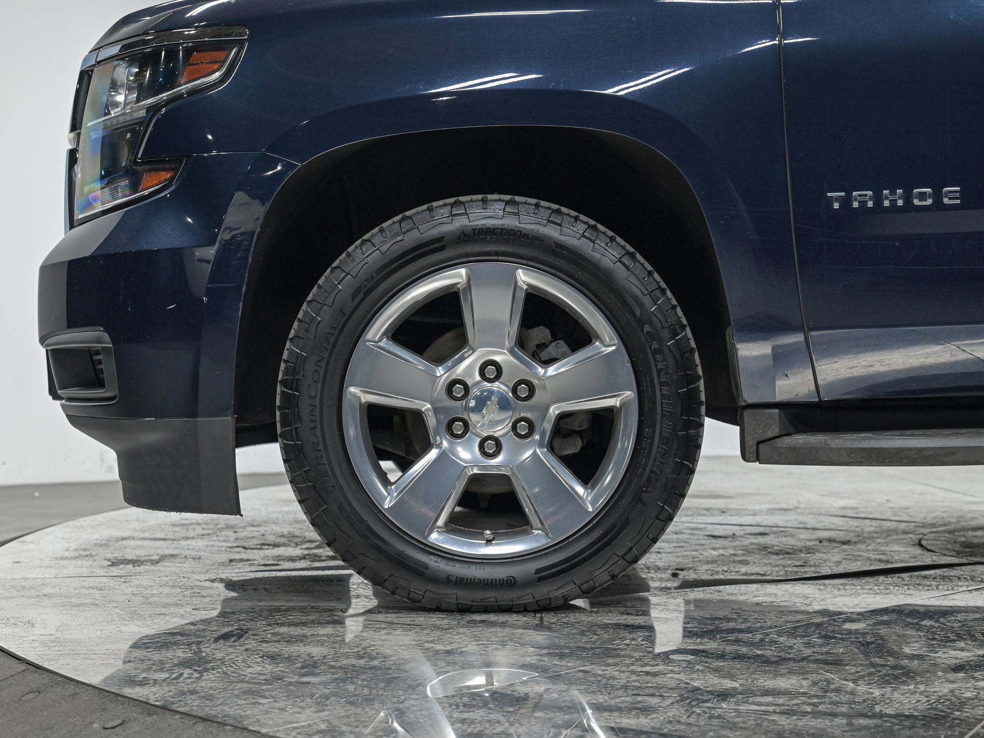 Used 2019 Chevrolet Tahoe LT image 3