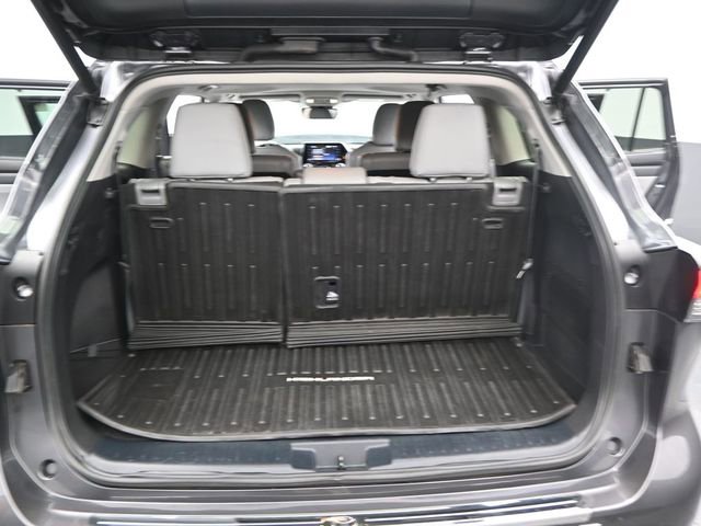 Used 2022 Toyota Highlander XLE image 15