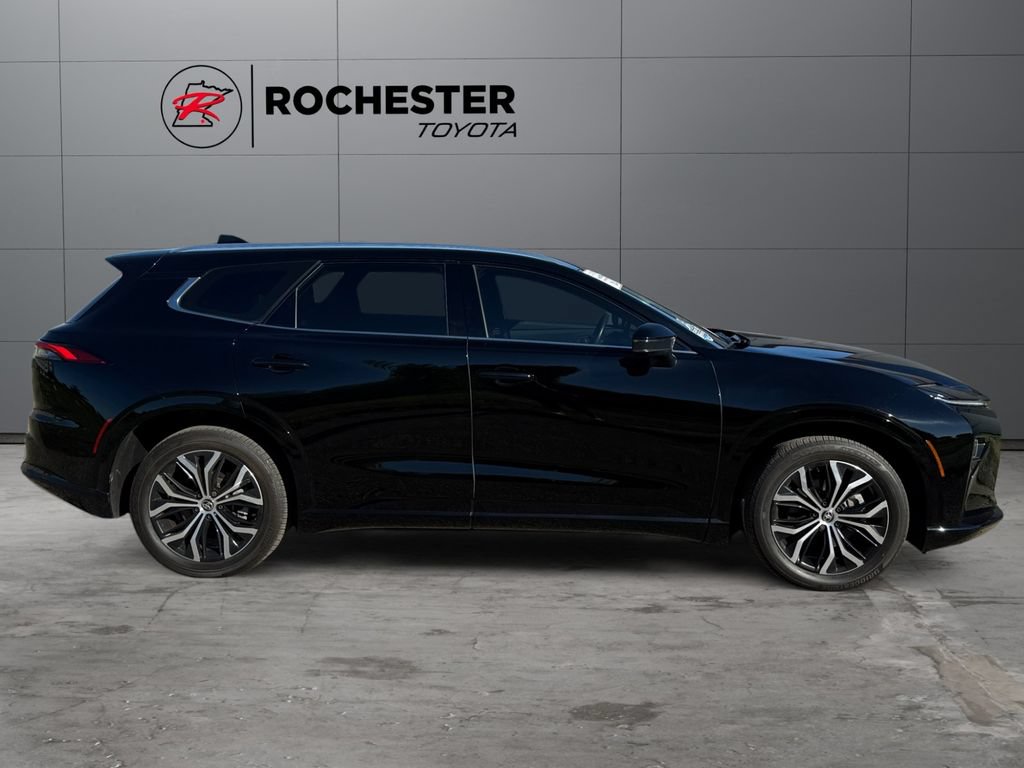 Certified 2025 Toyota Crown Signia AWD/4WD image 6