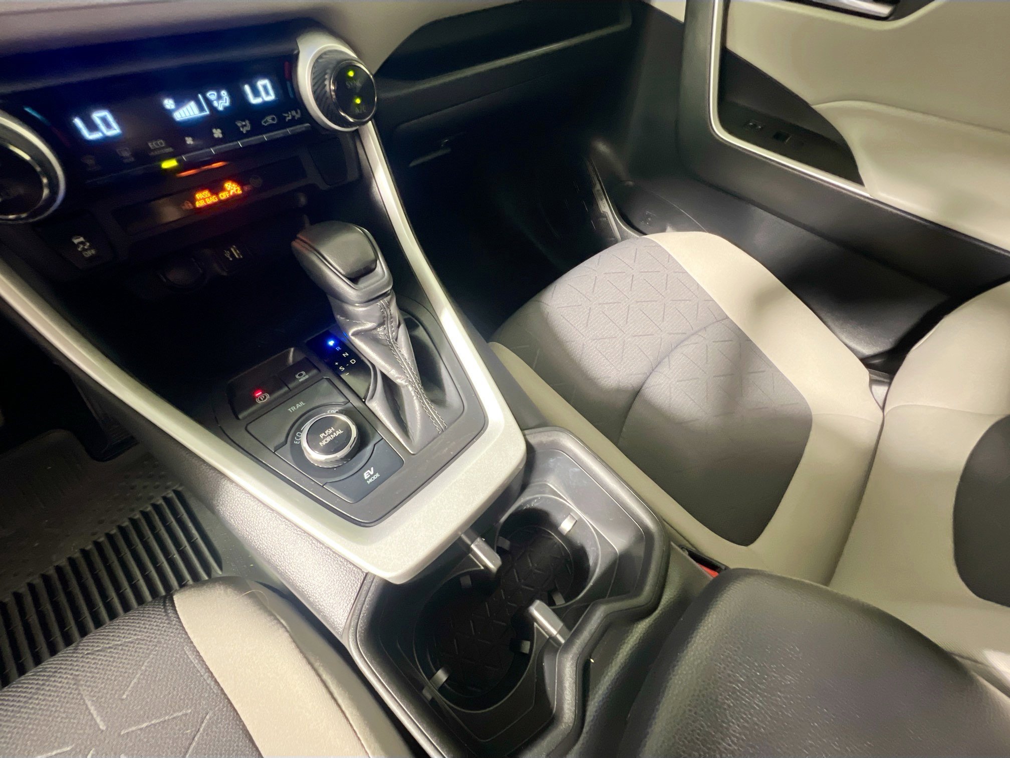 Used 2024 Toyota RAV4 XLE image 26