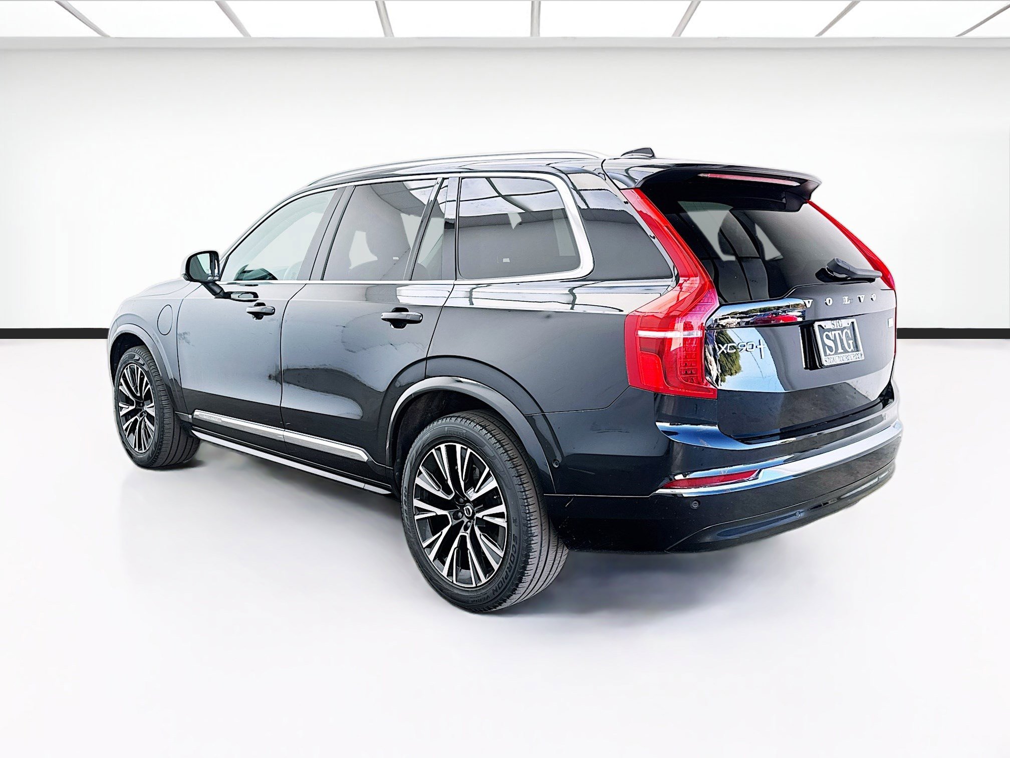 Used 2024 Volvo XC90 T8 Plus AWD/4WD image 6