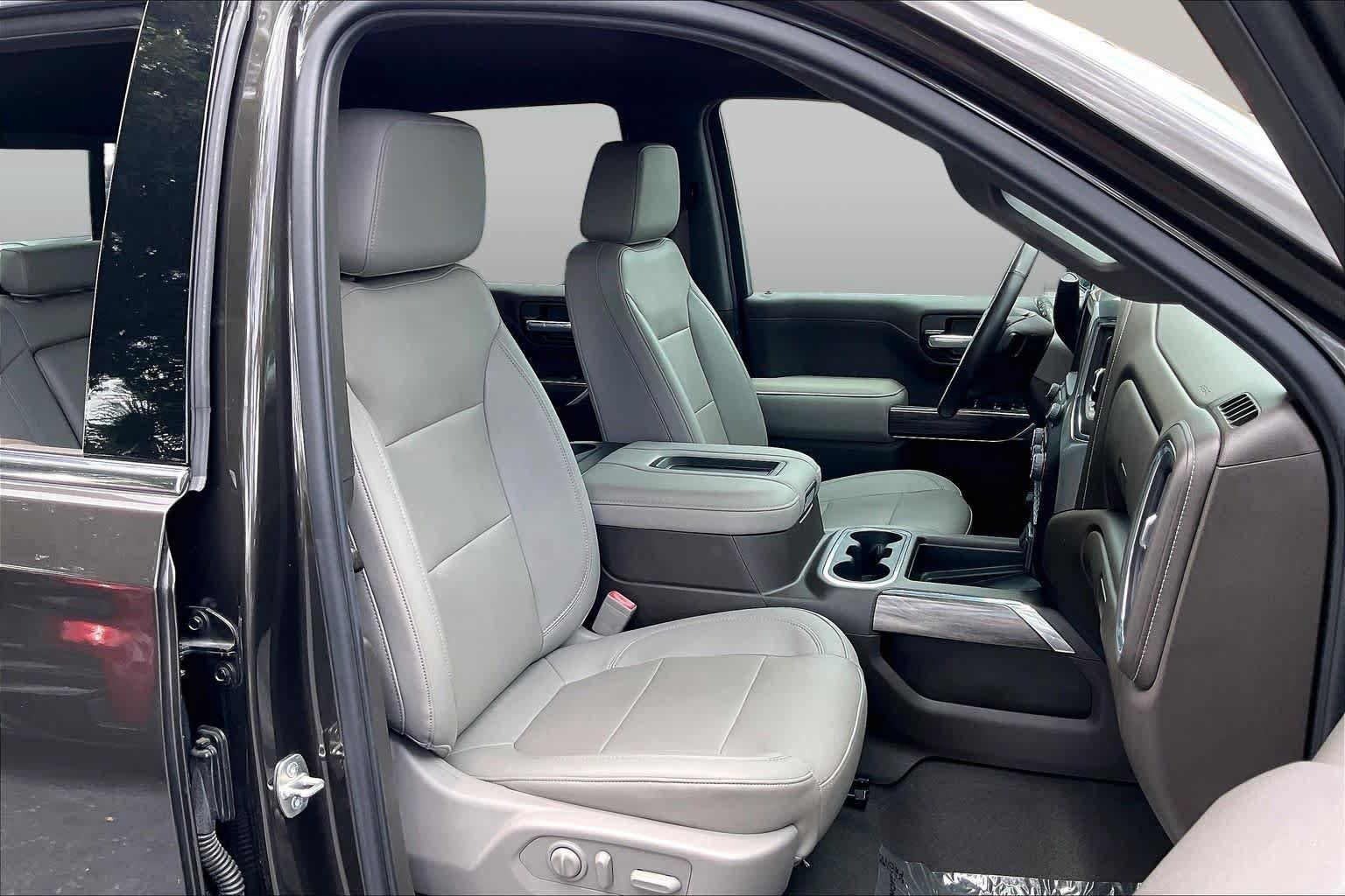 Used 2022 Chevrolet Silverado 1500 LTZ w/ LTZ Convenience Package II AWD/4WD image 8