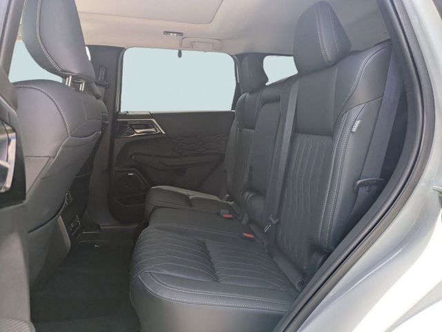 New 2026 Mitsubishi Outlander SEL FWD image 15