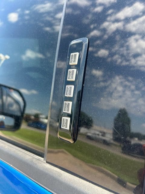 Used 2021 Ford F450 XLT w/ XLT Premium Package AWD/4WD image 12