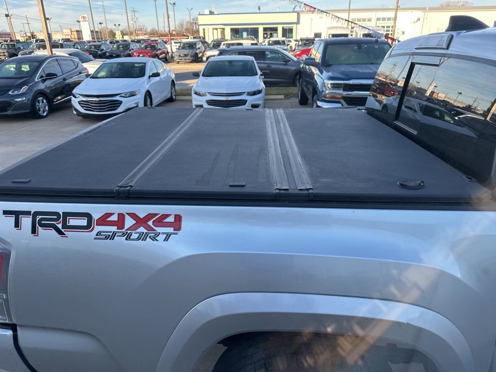 Used 2022 Toyota Tacoma TRD Sport image 31