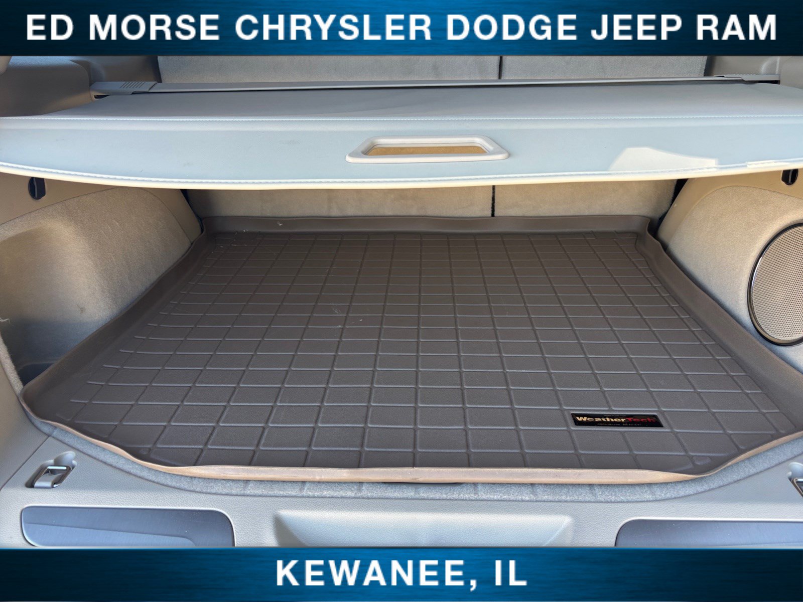 Used 2020 Jeep Grand Cherokee Overland AWD/4WD image 17