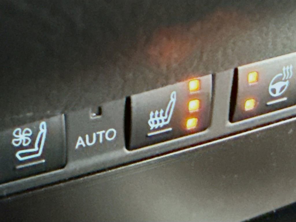 Certified 2025 Lexus ES 300h w/ Premium Package image 20