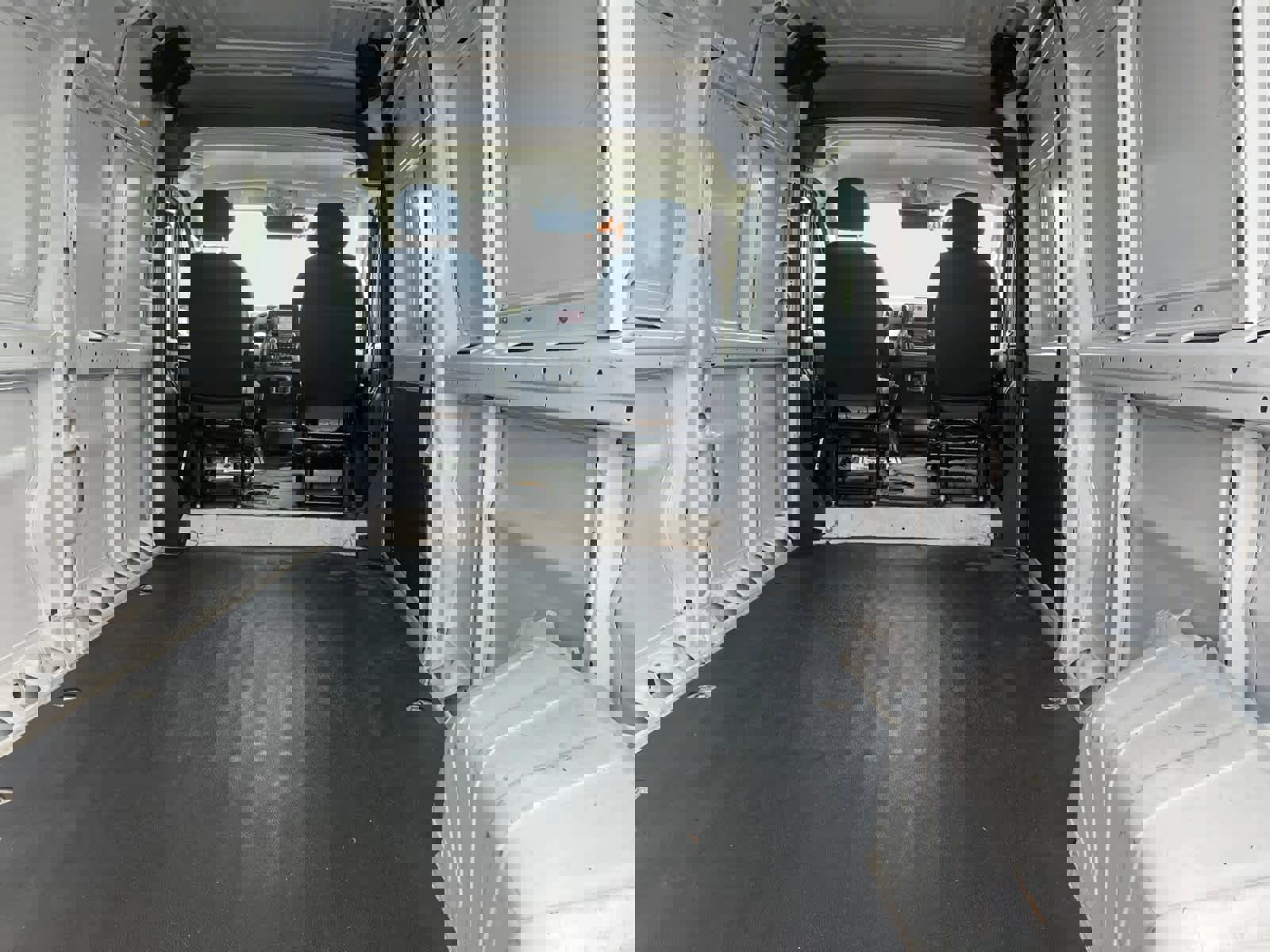 Used 2025 RAM ProMaster 2500 w/ Convenience Group image 19