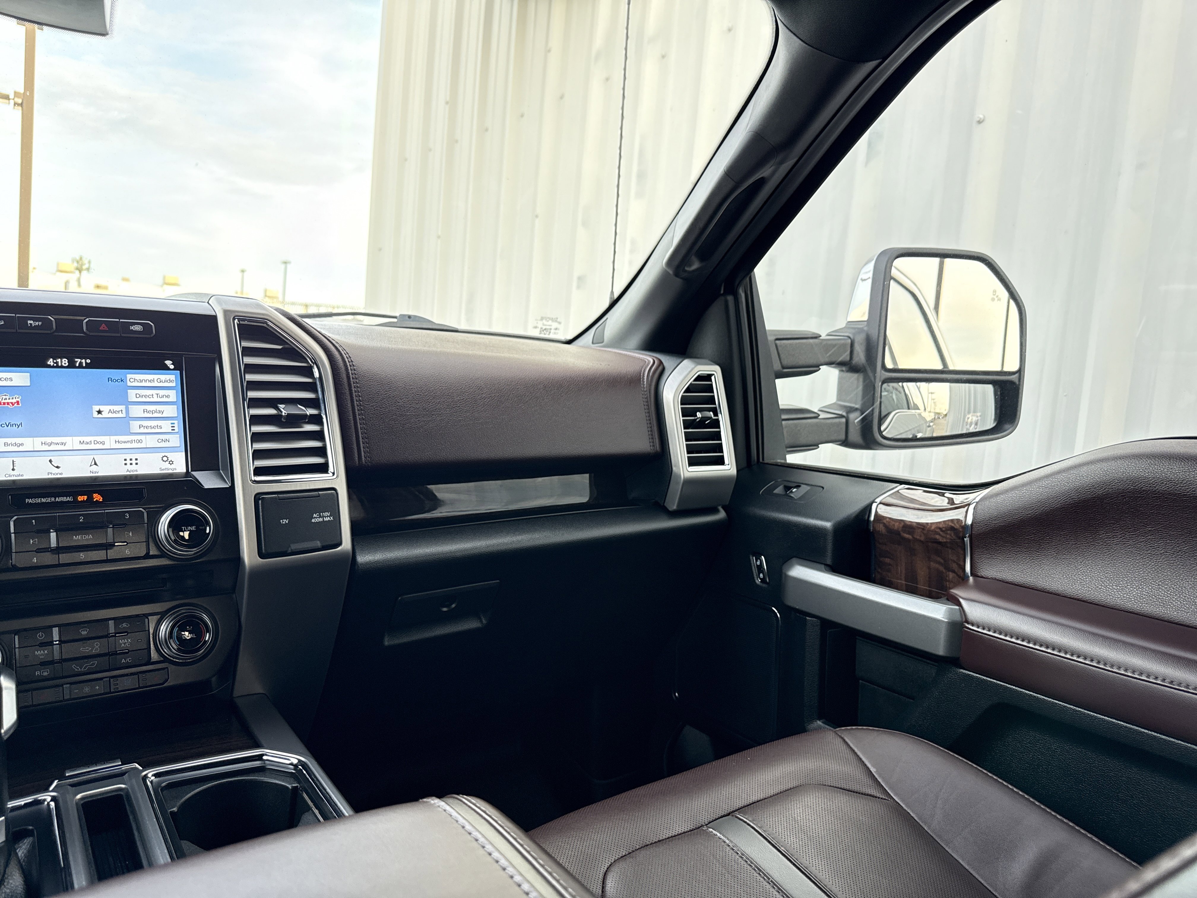 Used 2016 Ford F150 Platinum w/ Equipment Group 701A Luxury image 23