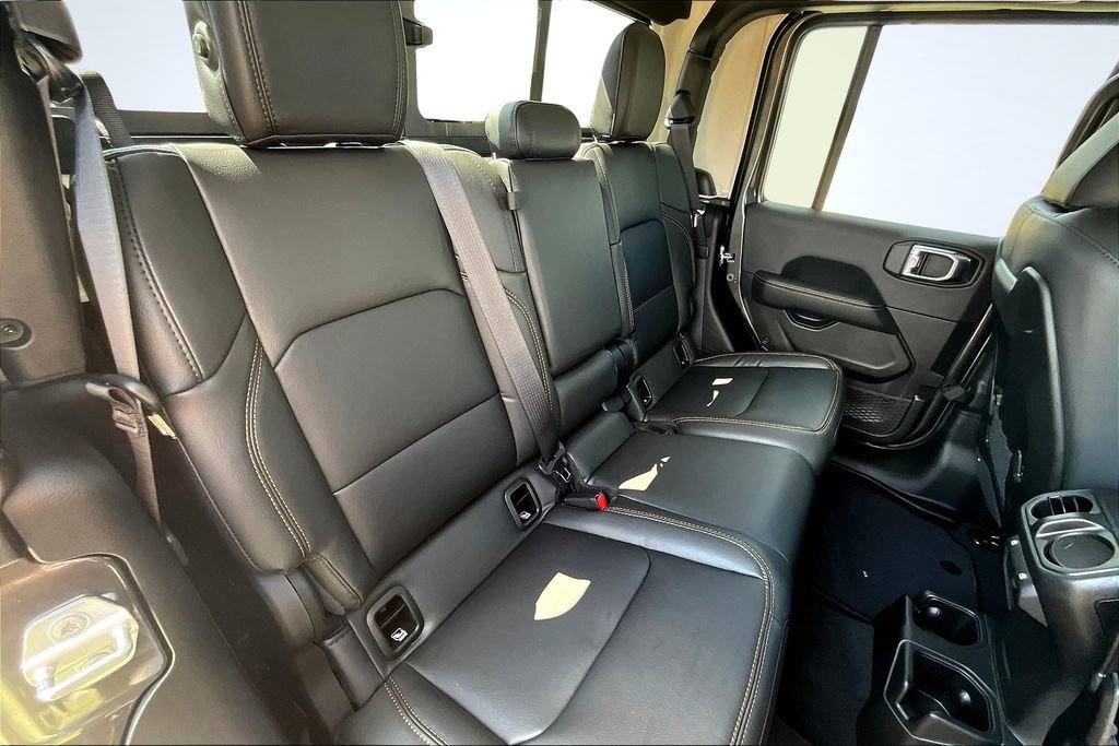 New 2025 Jeep Gladiator Sport image 9