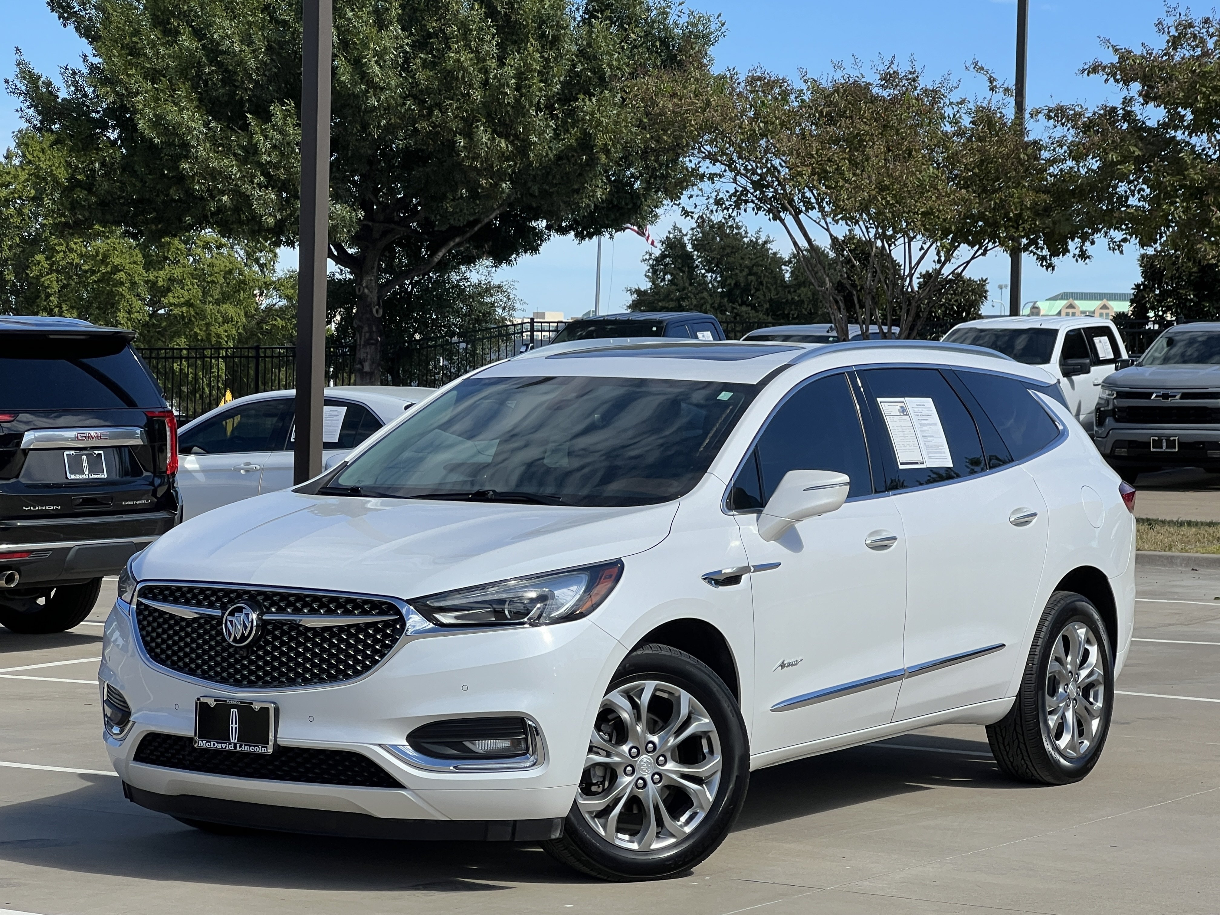 Used 2020 Buick Enclave Avenir FWD image 2
