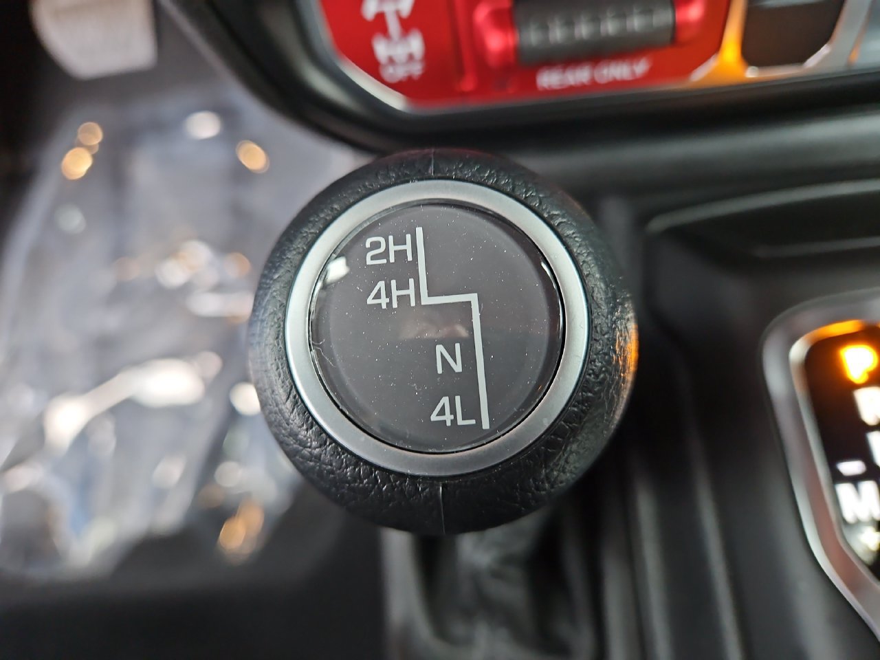 New 2026 Jeep Gladiator Mojave w/ Steel Bumper Group AWD/4WD image 25