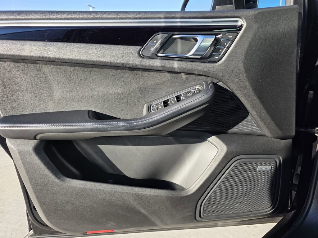 Used 2020 Porsche Macan S image 19