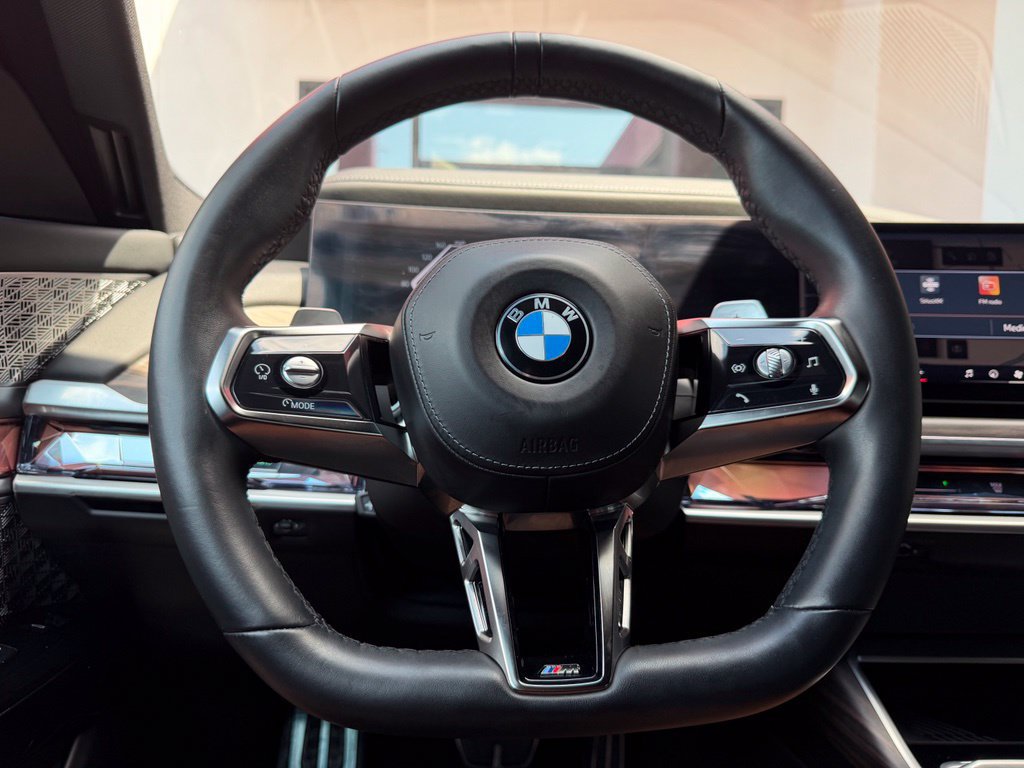Used 2023 BMW 760i xDrive w/ Luxury Rear Seating Package AWD/4WD image 19