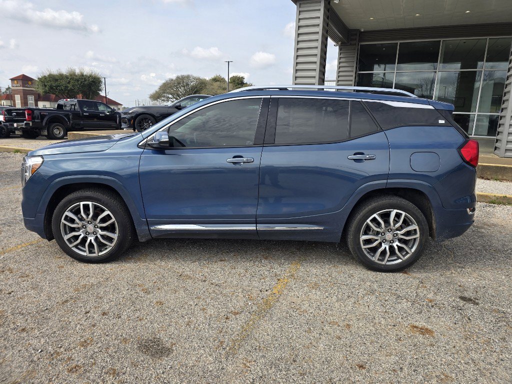 Used 2024 GMC Terrain Denali image 8