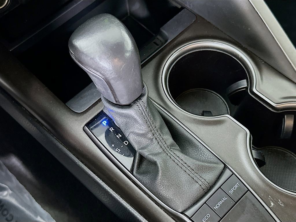 Used 2024 Toyota Camry SE FWD image 30