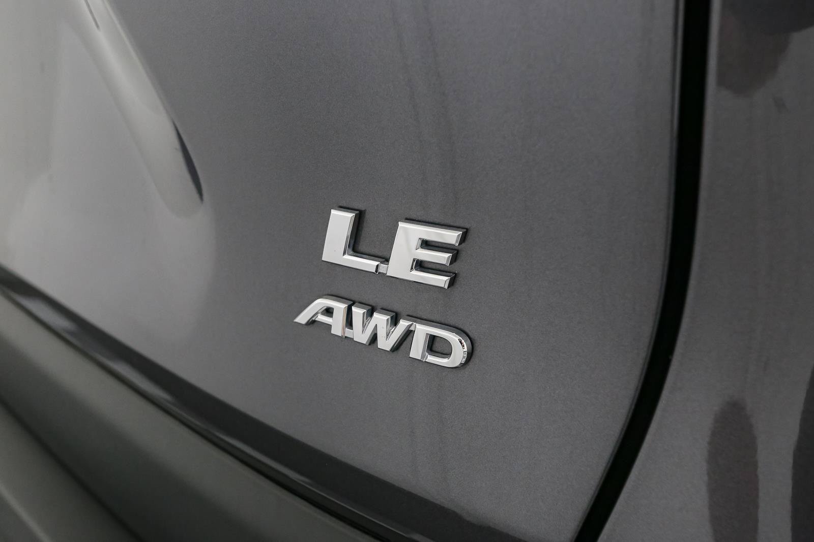 Used 2024 Toyota RAV4 LE AWD/4WD image 11